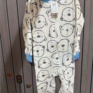 ❤️ BUNDLE 4/$20 Onesies Footies